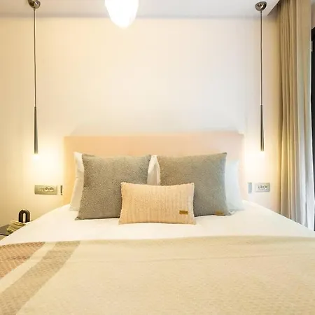 Dom House - New In Cihangir